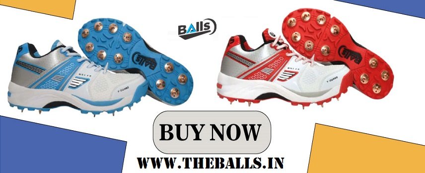 Difference Between Batting & Bowling Spike Shoes